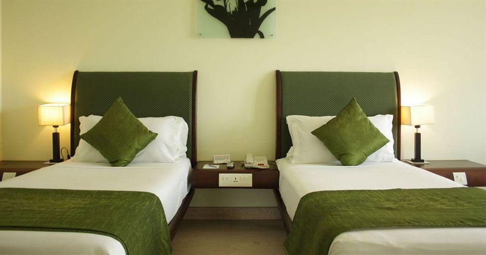 Hotel Atithi Pondicherry Exterior photo