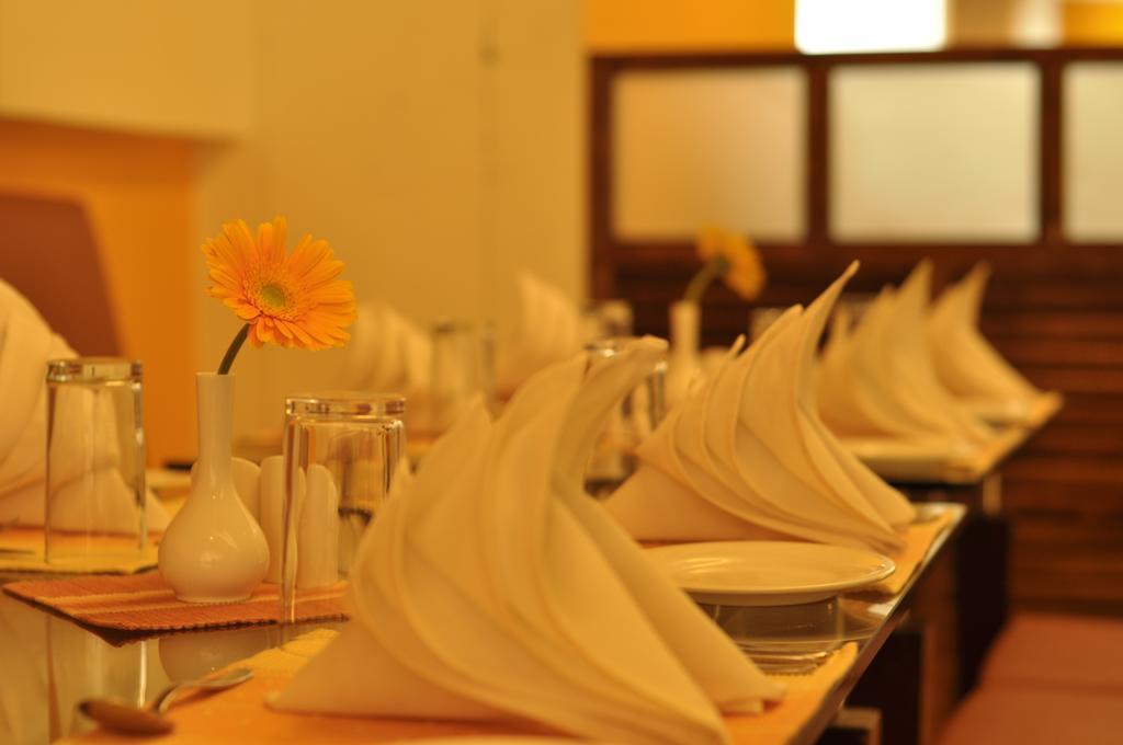 Hotel Atithi Pondicherry Exterior photo