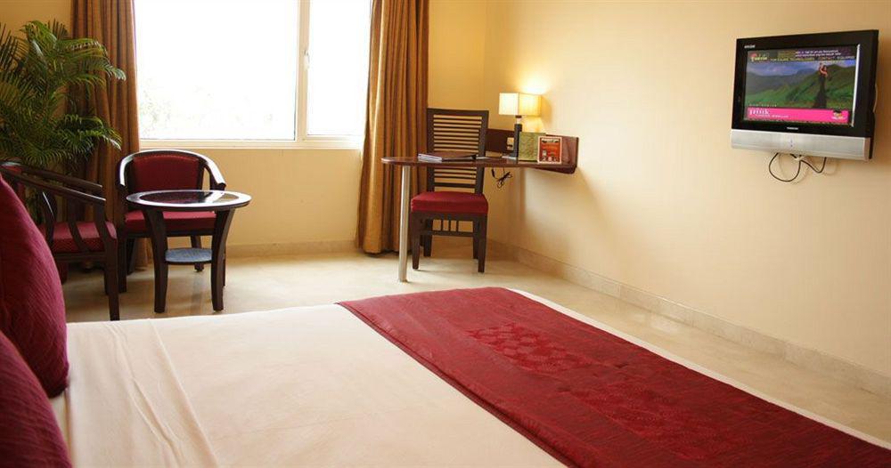 Hotel Atithi Pondicherry Exterior photo